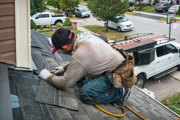 Professional Roofing technician working in Lakeview, MI